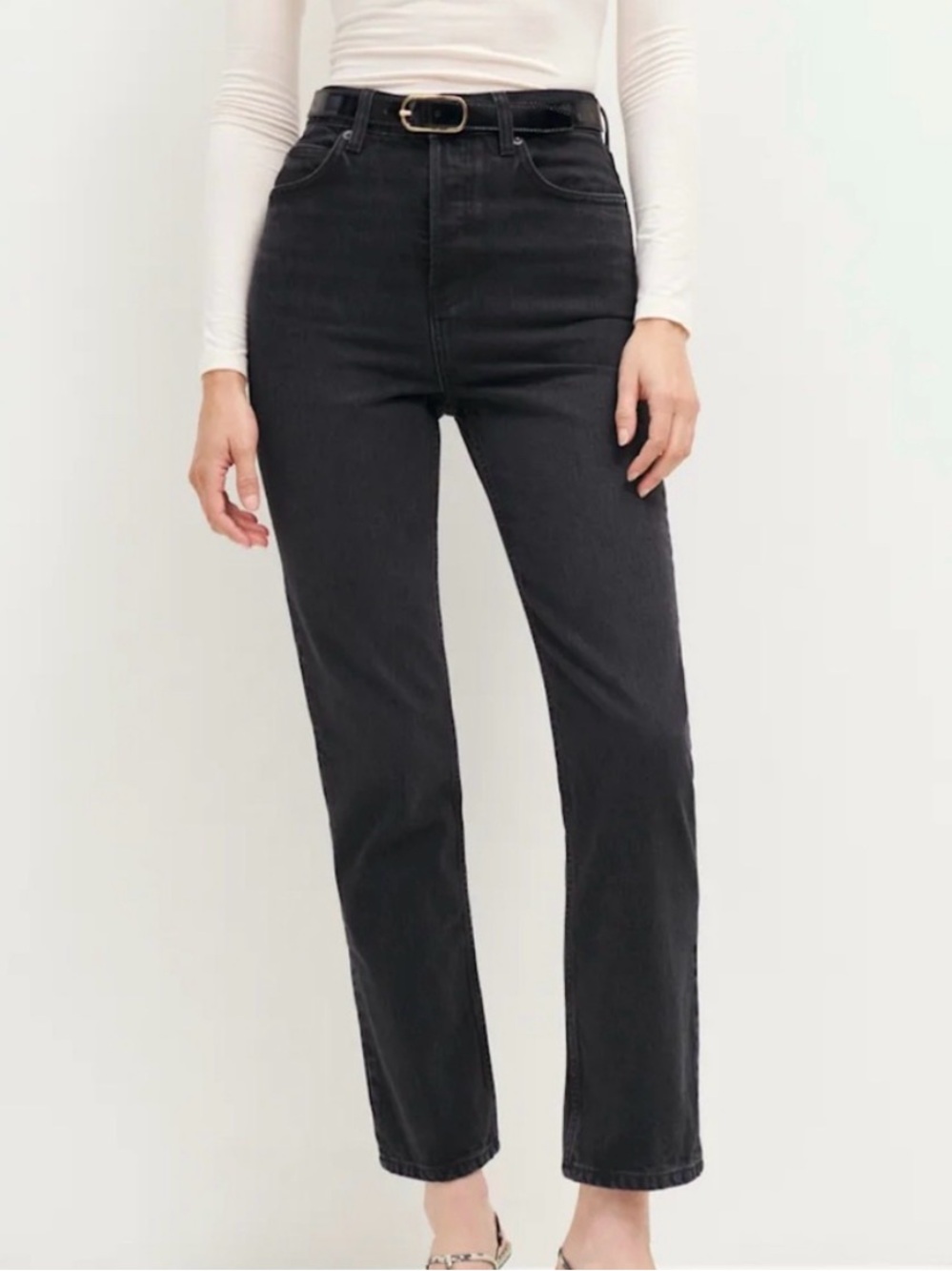 Like new! Reformation Cynthia High-Rise Straight Crop Jeans Black 30